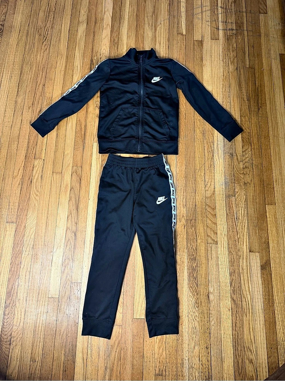 Nike Boys size 6 Logo Tape Tricot Tracksuit Matching Set